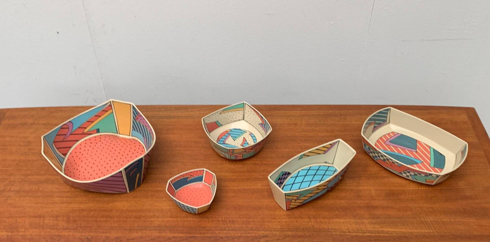 Set of 5 Bowls from the Flash One Postmodern Series by Dorothy Hafner for Rosenthal, 1980s.