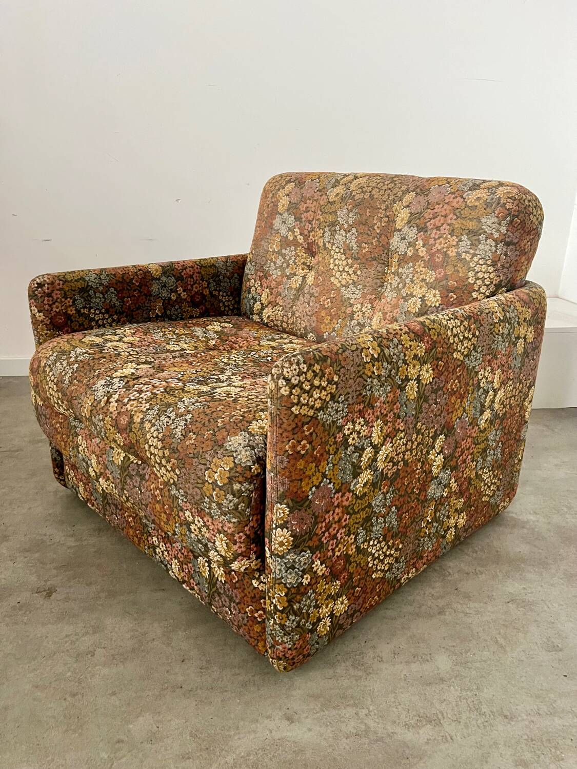 Old floral pattern armchair design Wittmann Austria Josef Hauffmann vintage