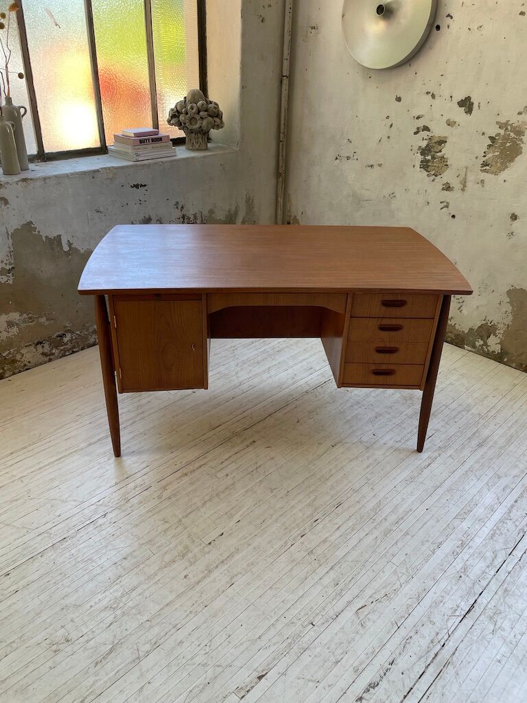 Scandinavian "boomerang" two-sided teak desk Midtjydsk Mobelfabrilk