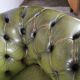 Paire de fauteuils Chesterfield cuir vert