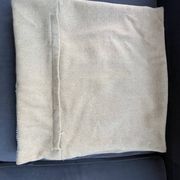 Coussin Pierre Frey Paris 40x40 laine brodée – garnissage plumes
