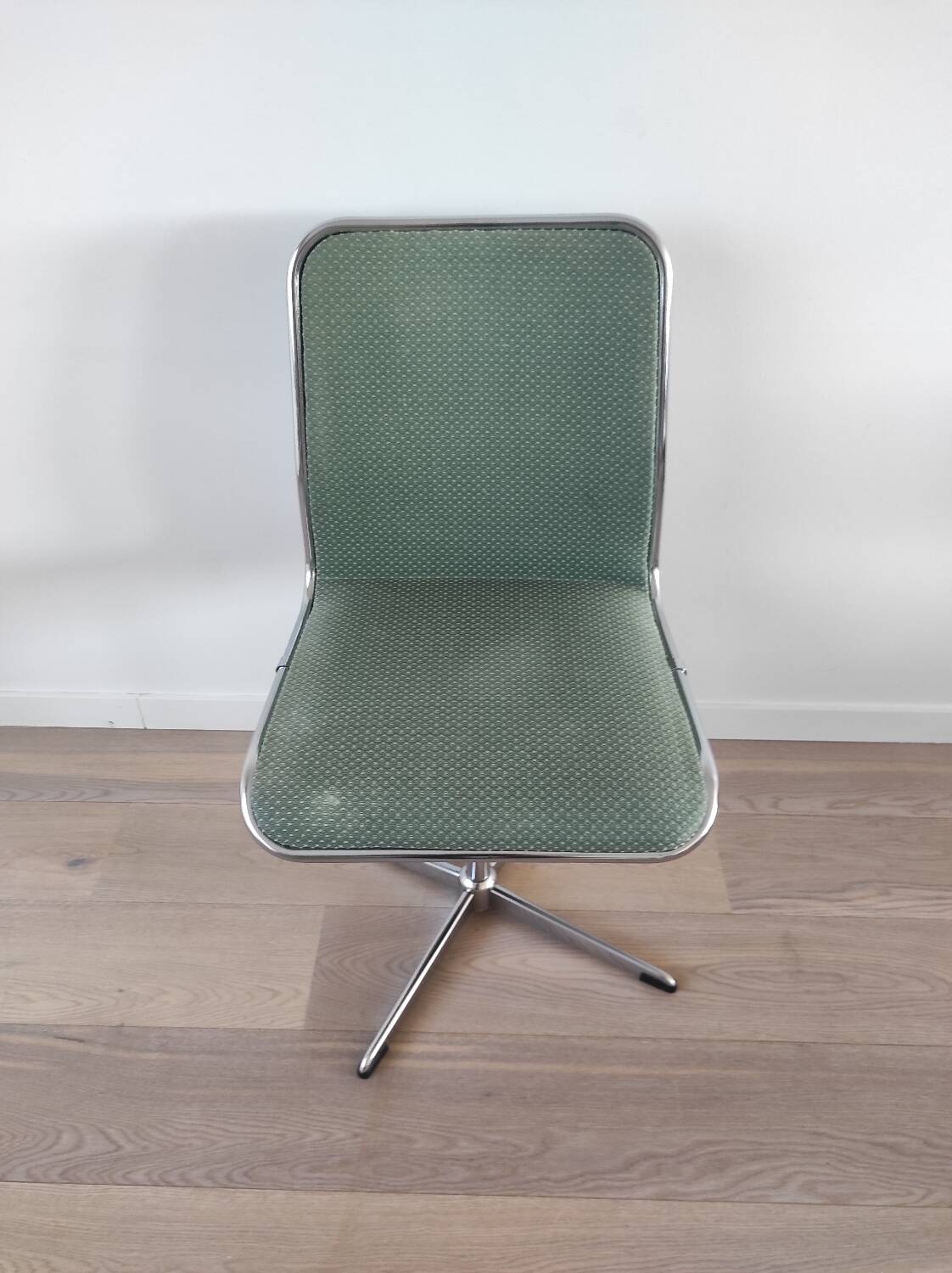 Suite de 6 chaises pivotantes Roche Bobois, 70's