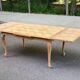 Table à manger Louis XV extensible rénovée en bois brut