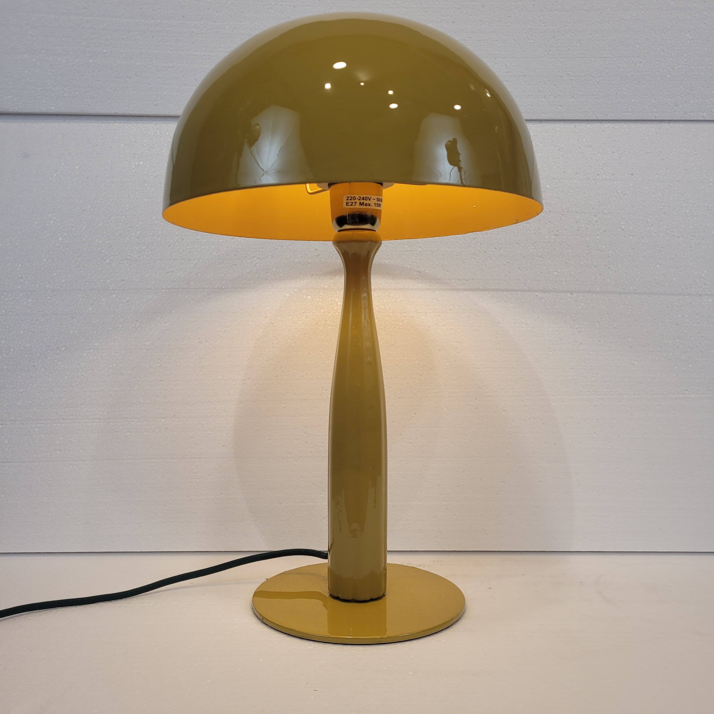 Pareja table lamps, Metal, Color mostaza, s. XXI – France