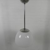 Lampe d'école ancienne avec une grande boule en verre opale, années 1930
