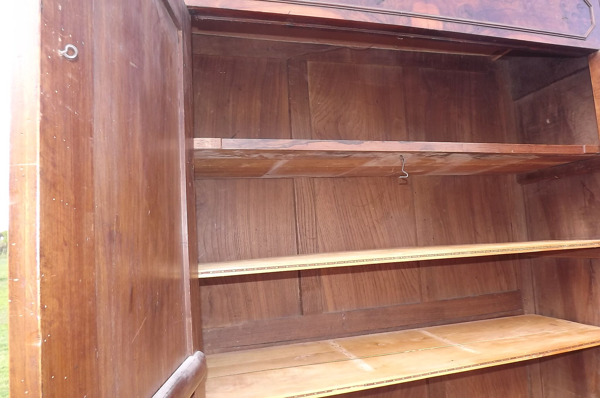 Armoire Louis-Philippe en noyer du XIXème