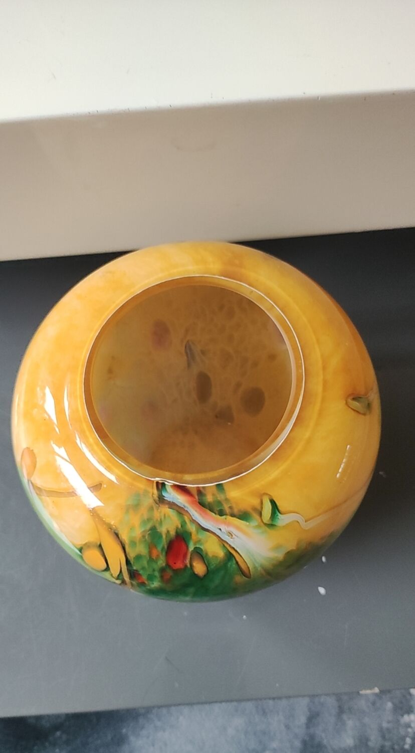 Ovoid-shaped vase, in blown art glass. Speckled inclusions