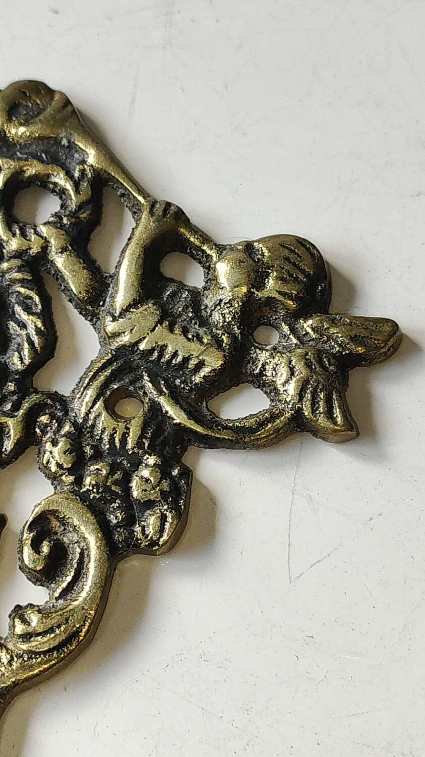 Patère décor angelots/puttis en laiton vieilli