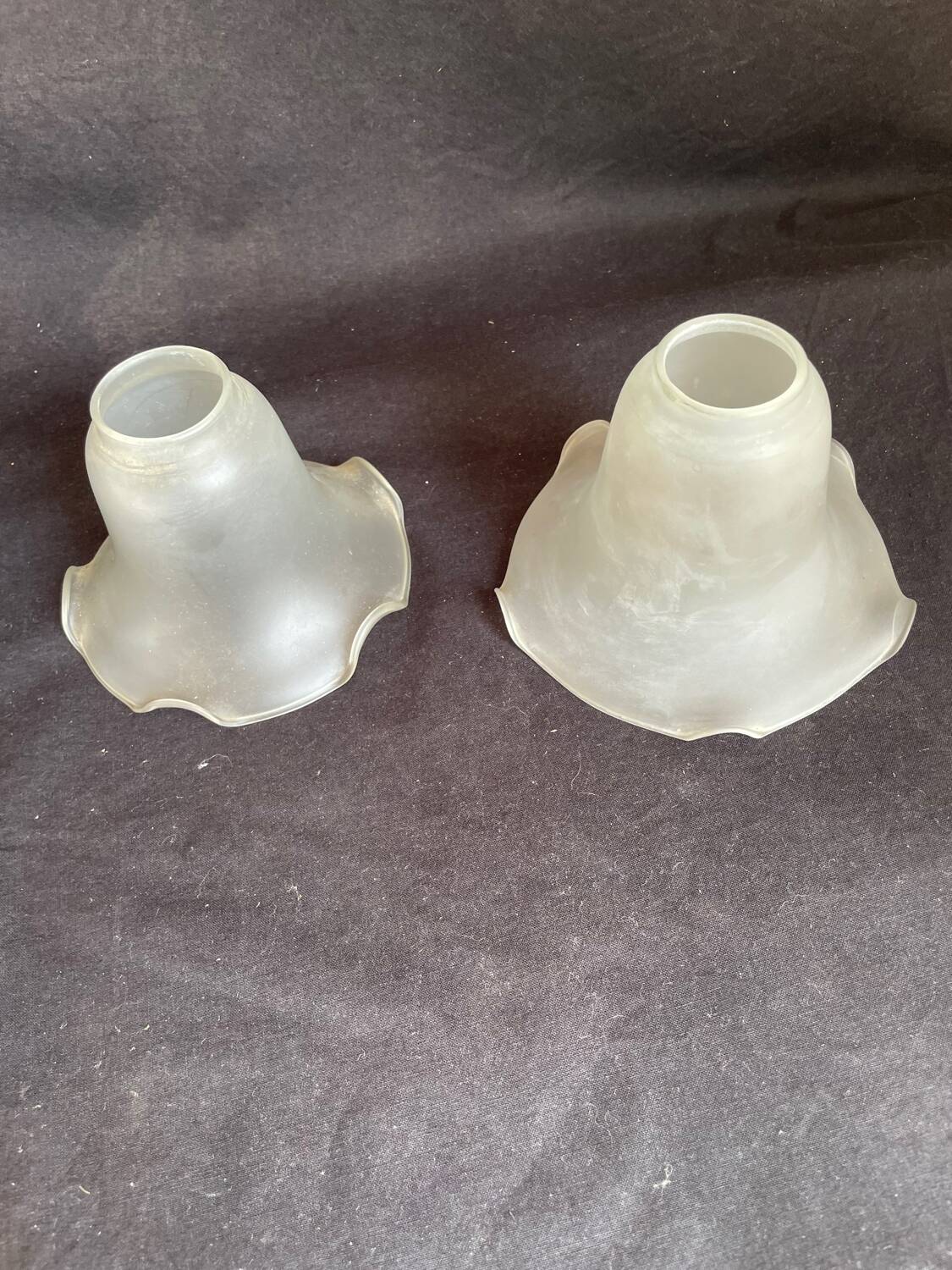 3 tulipes 5 pétales verre satiné anciennes