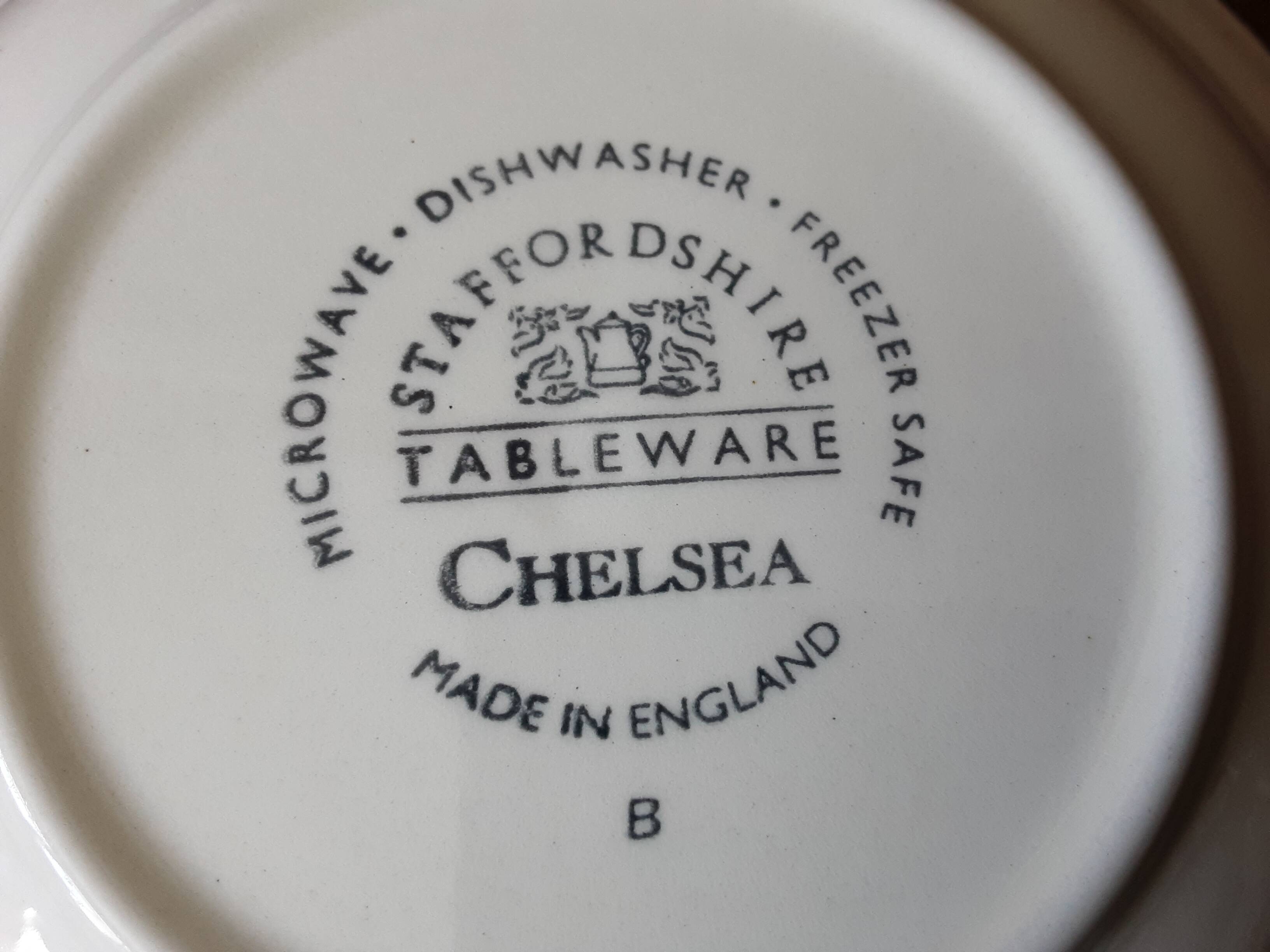 Set of 8 Chelsea England bowls