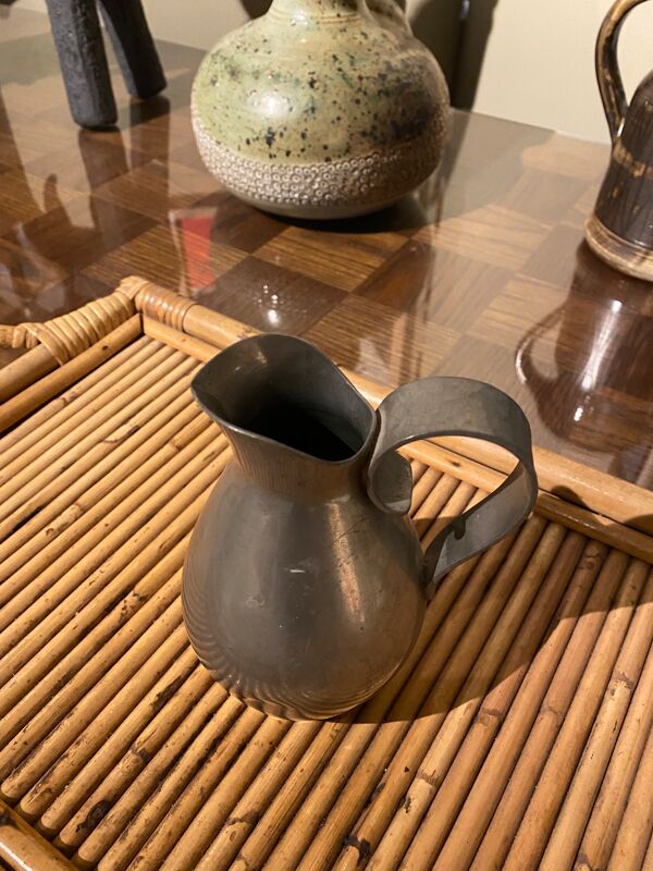 Cruche en étain signée Jean Despres