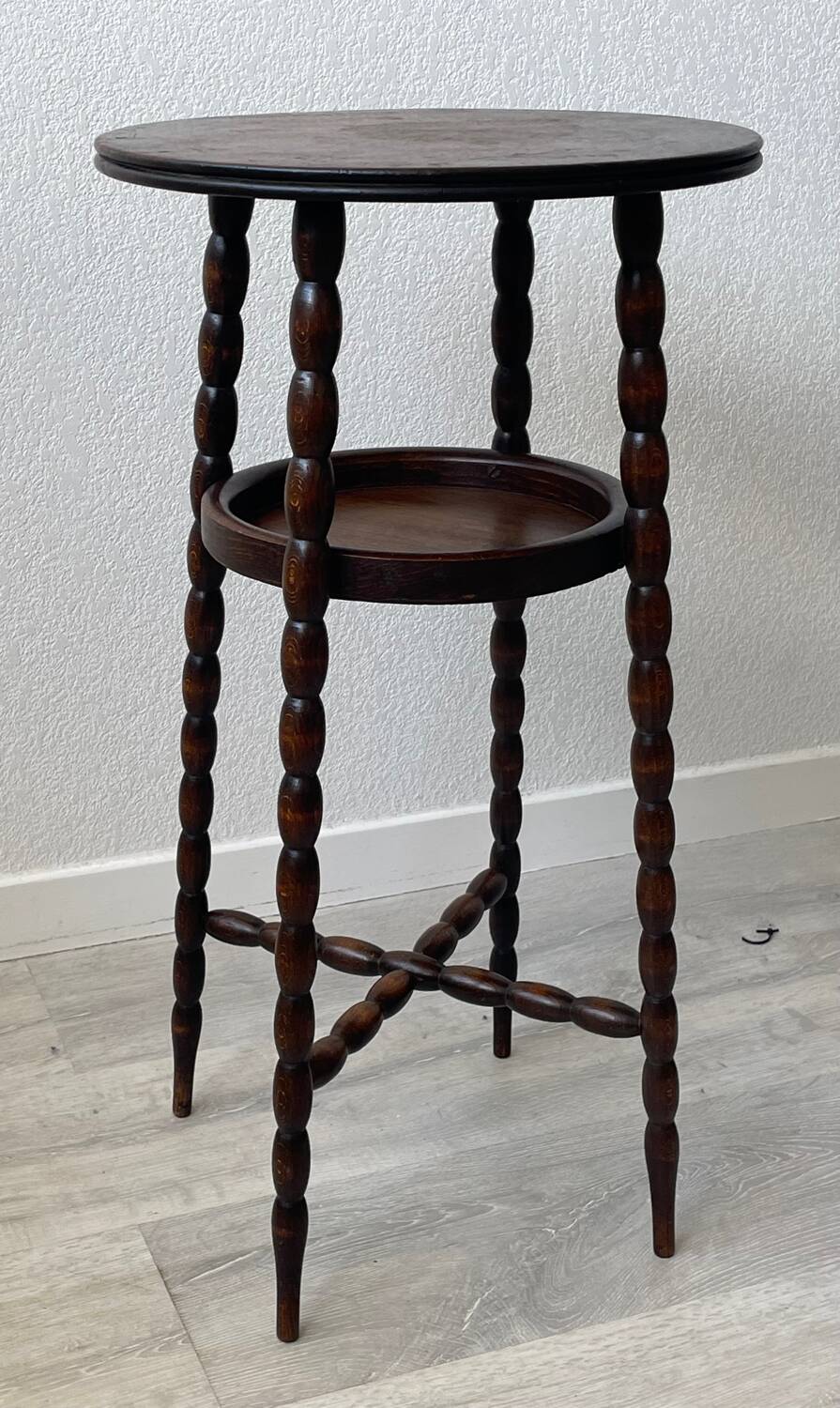 Vintage turned wooden gueridon from the 60s.