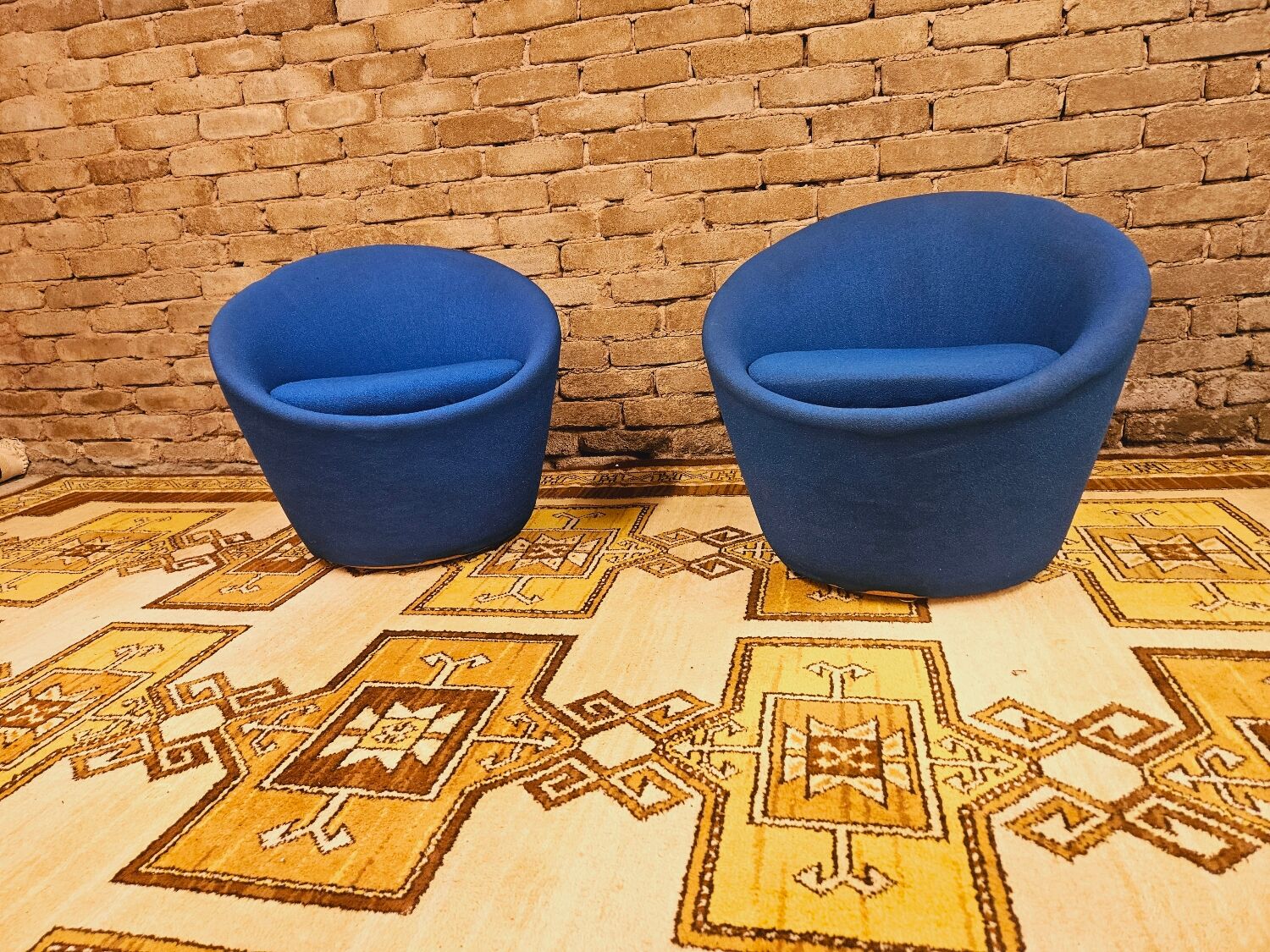 Pair of vintage 70s armchairs