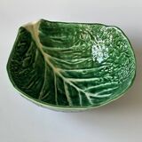 Cabbage leaf salad bowl with slip