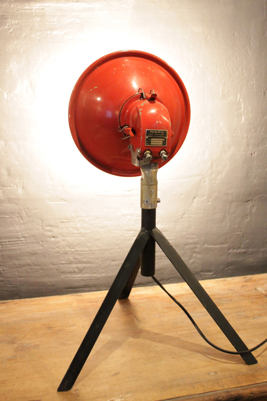Projecteur d'aérodrome sur pied tripode