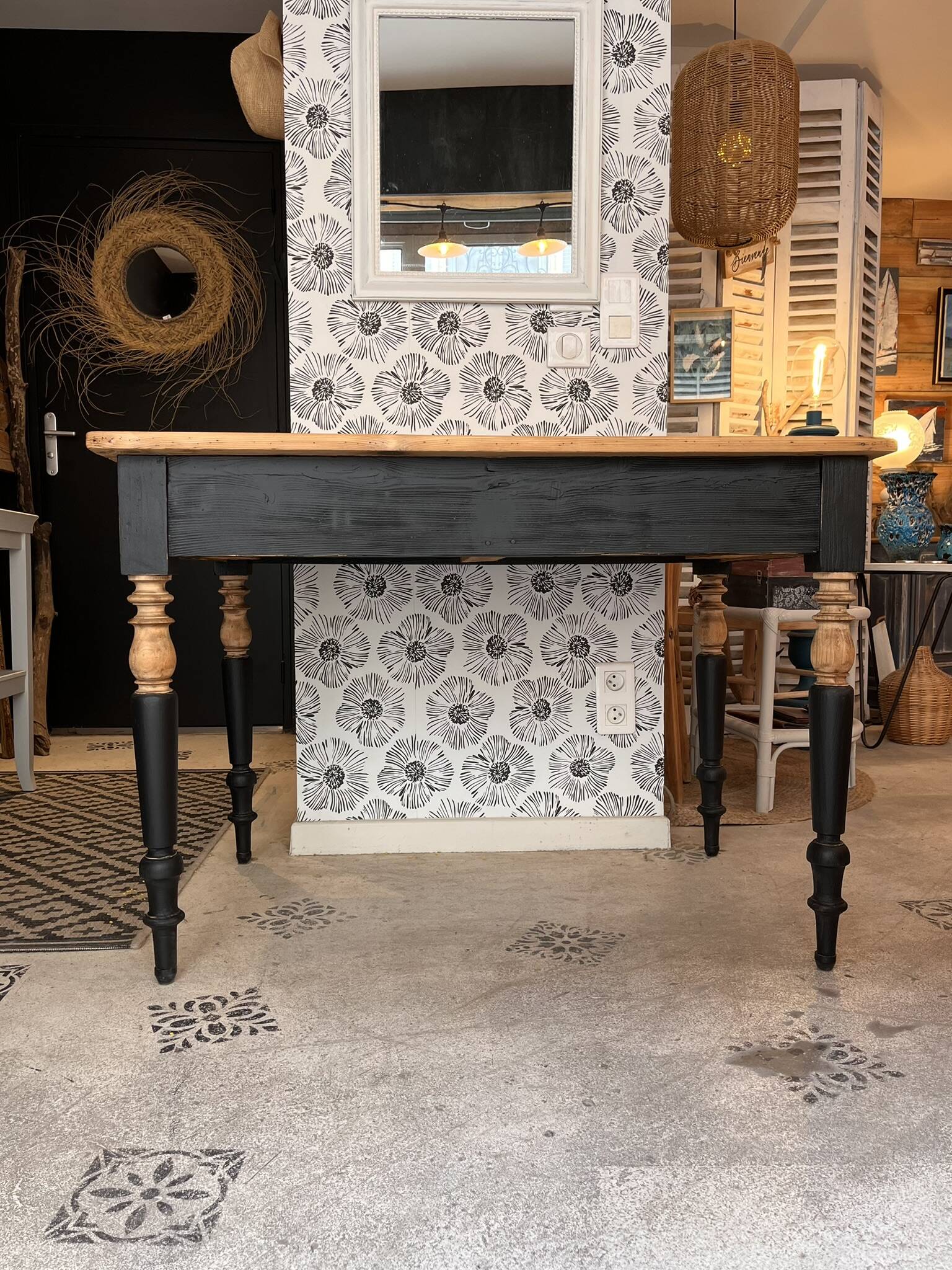 Vintage solid wood desk Basile with 2 drawers