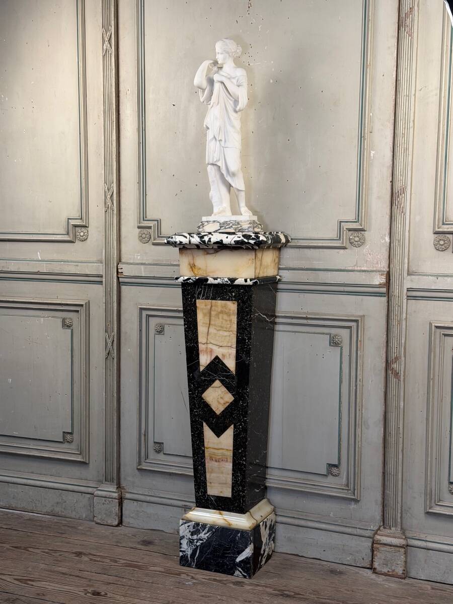 Large antique marble gain, onyx and grey Saint Anne around 1880.