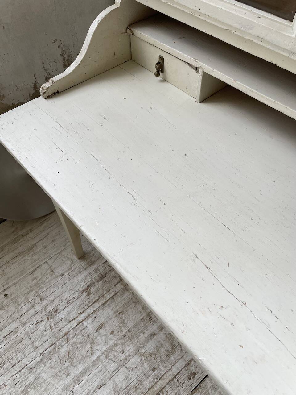 20th century showcase office