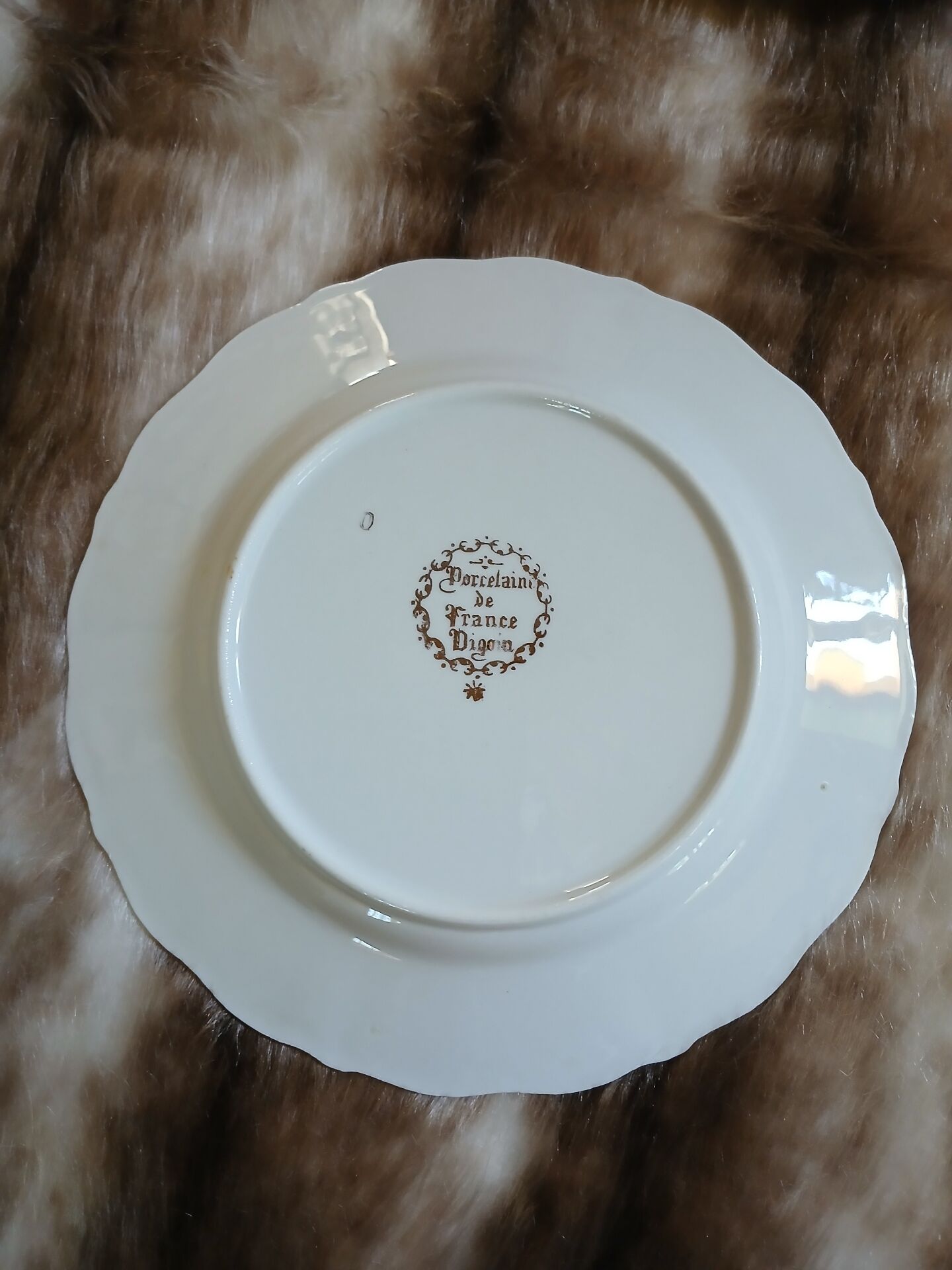 21 mismatched vintage dessert plates