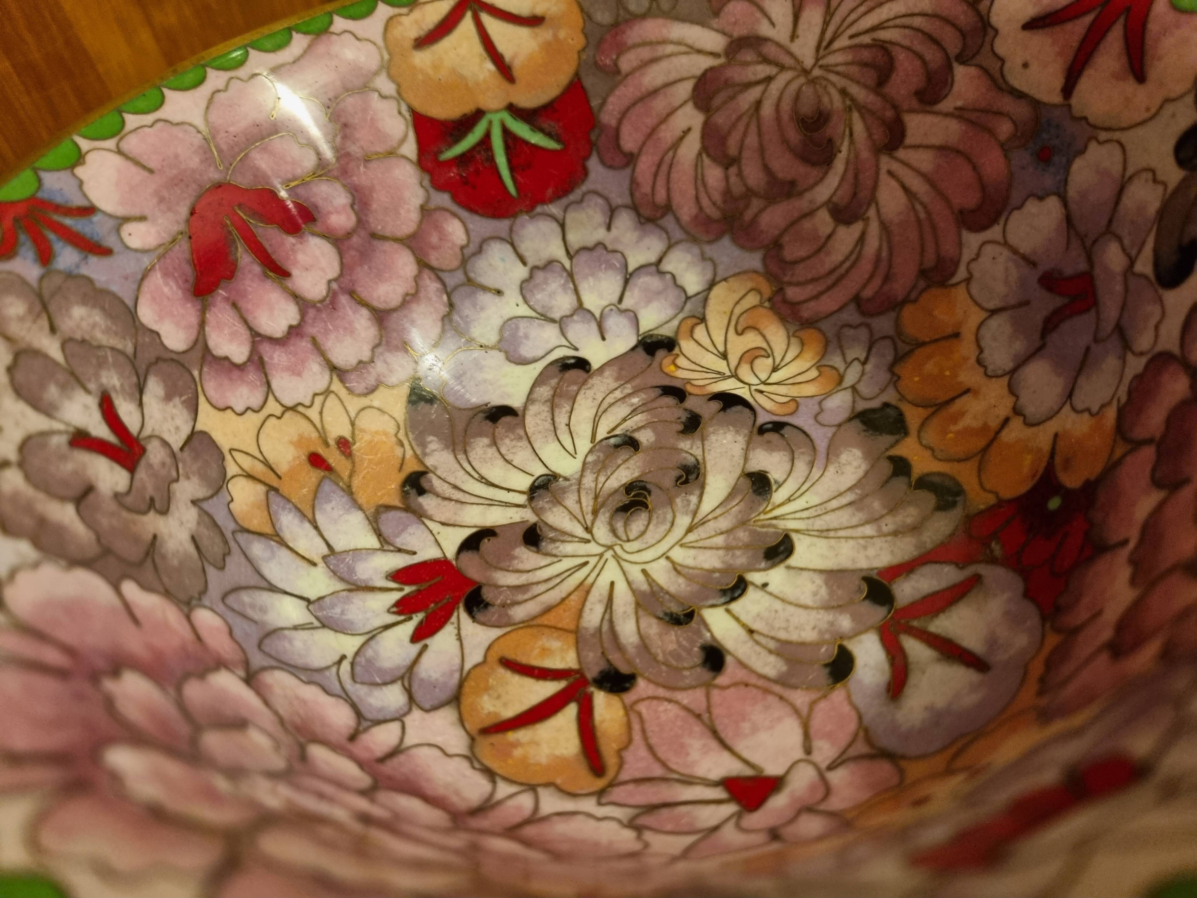 Chinese cloisonné pocket vase Floral pattern