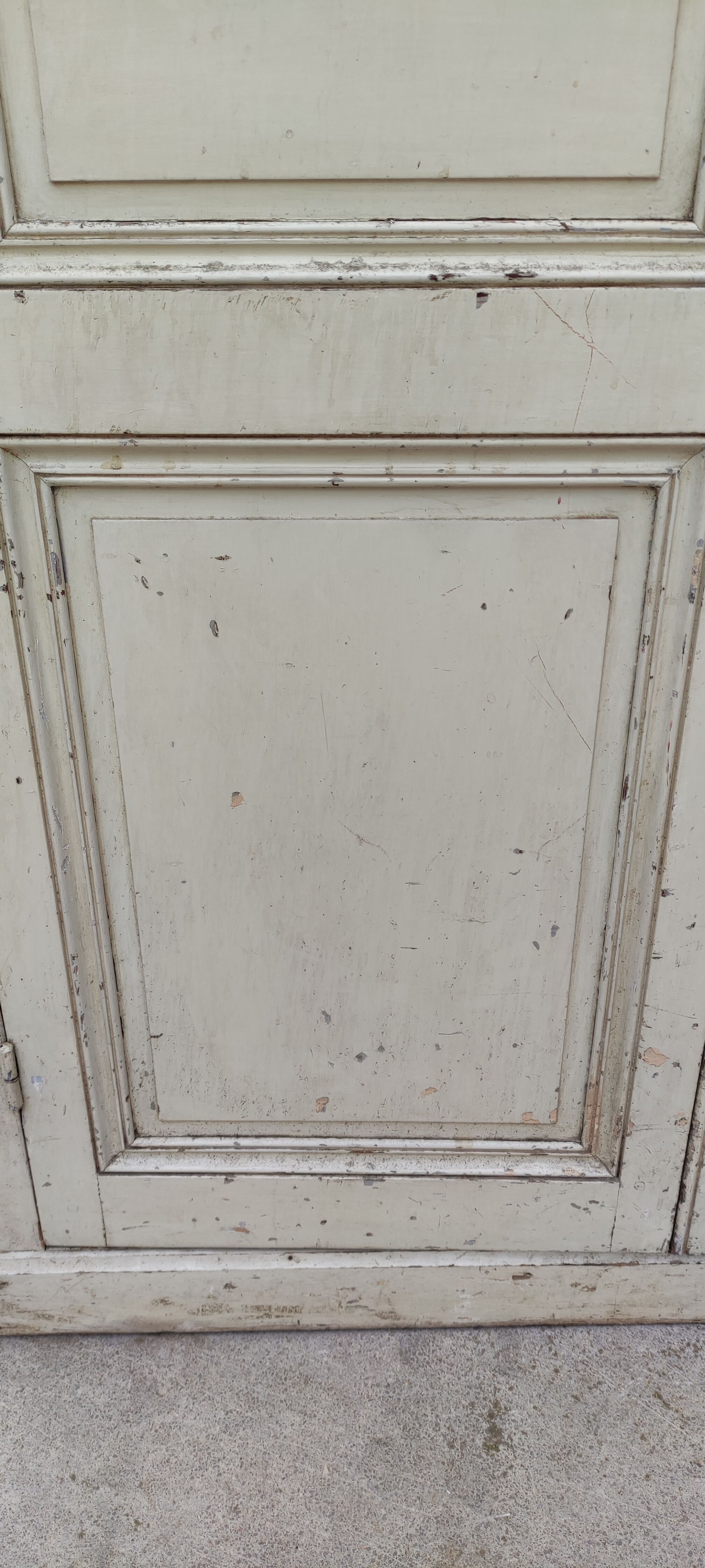 Patinated Parisian wardrobe, 2 doors, 2 shelves