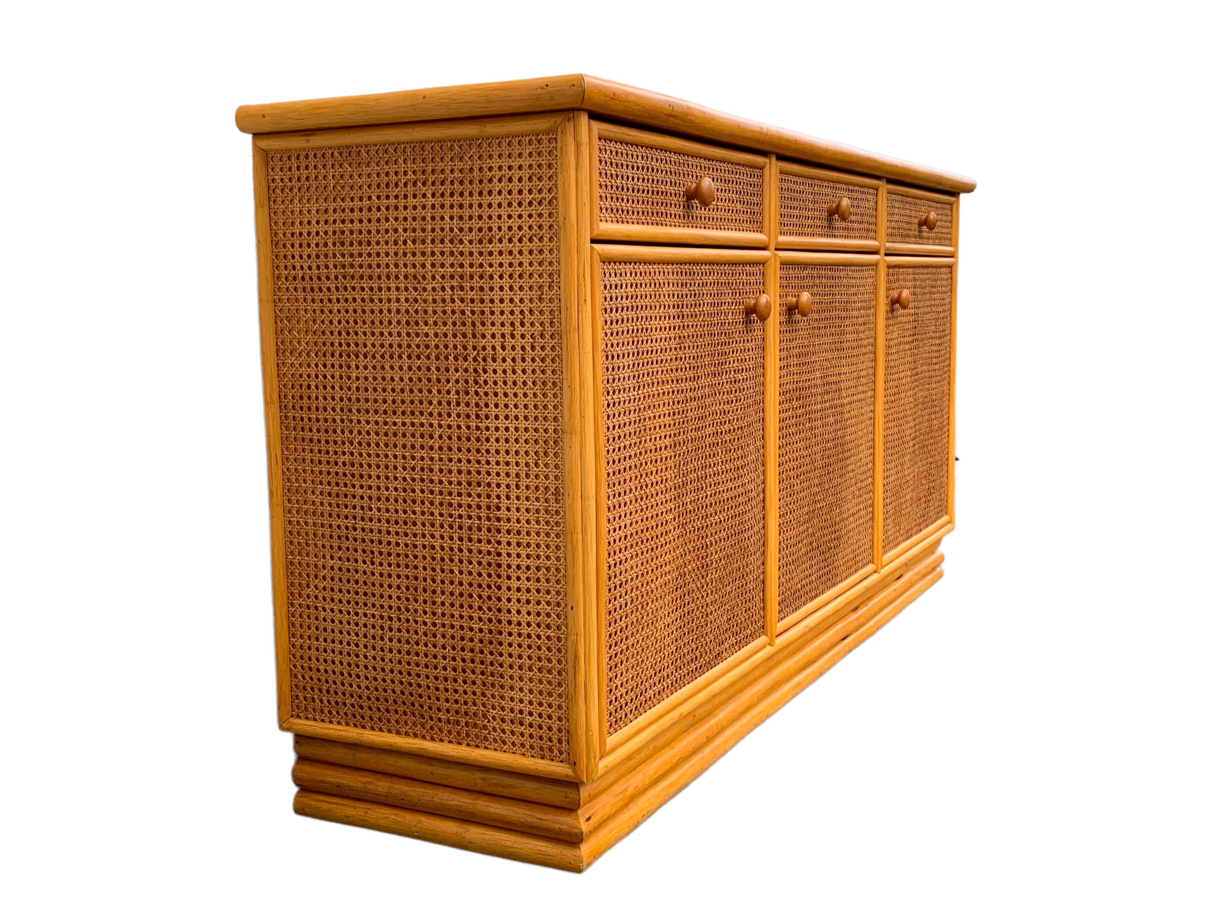Vintage buffet in bamboo and cannage 1970