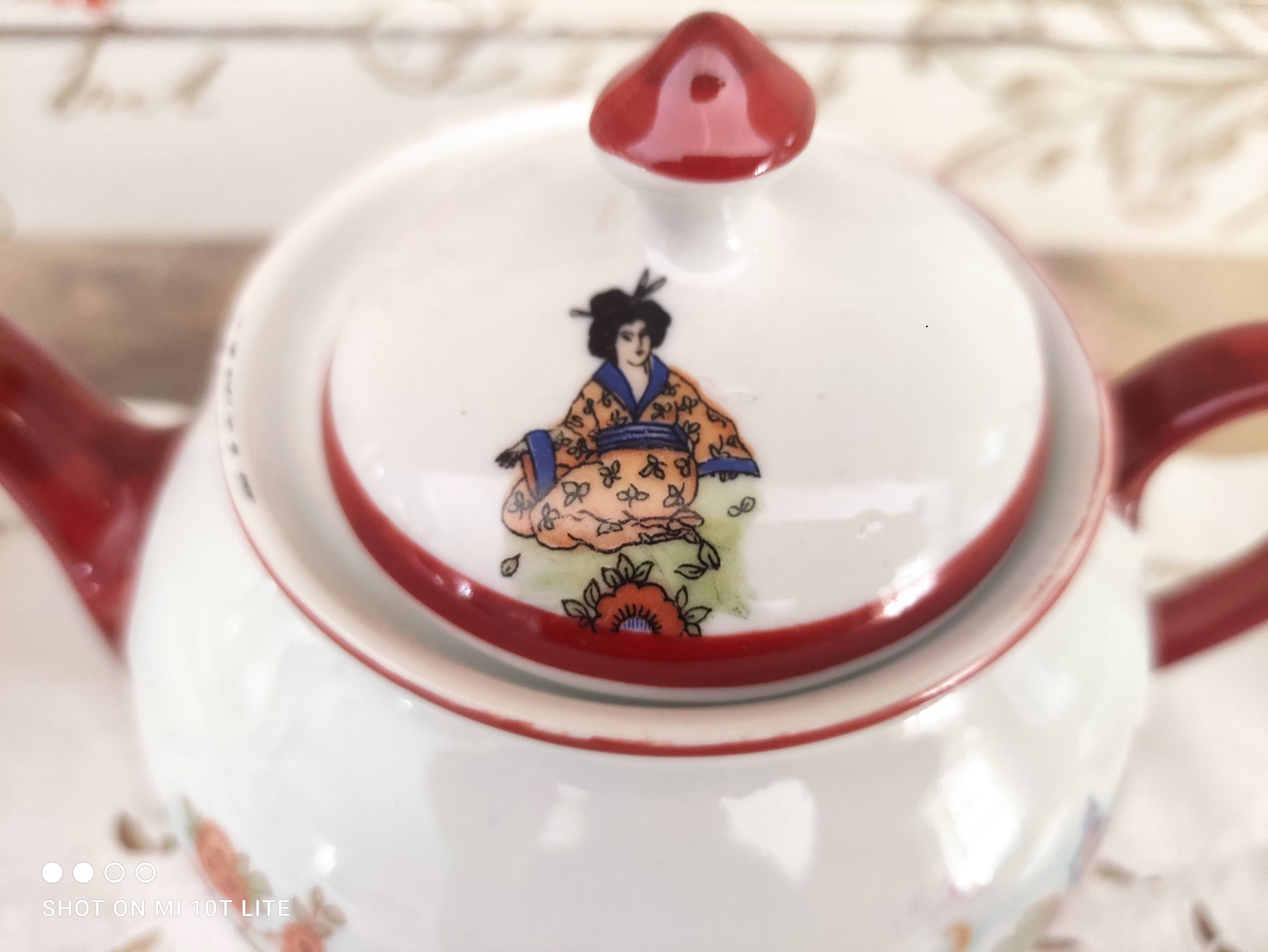 7-piece tête-à-tête tea set in Japanese porcelain, life scenes decor
