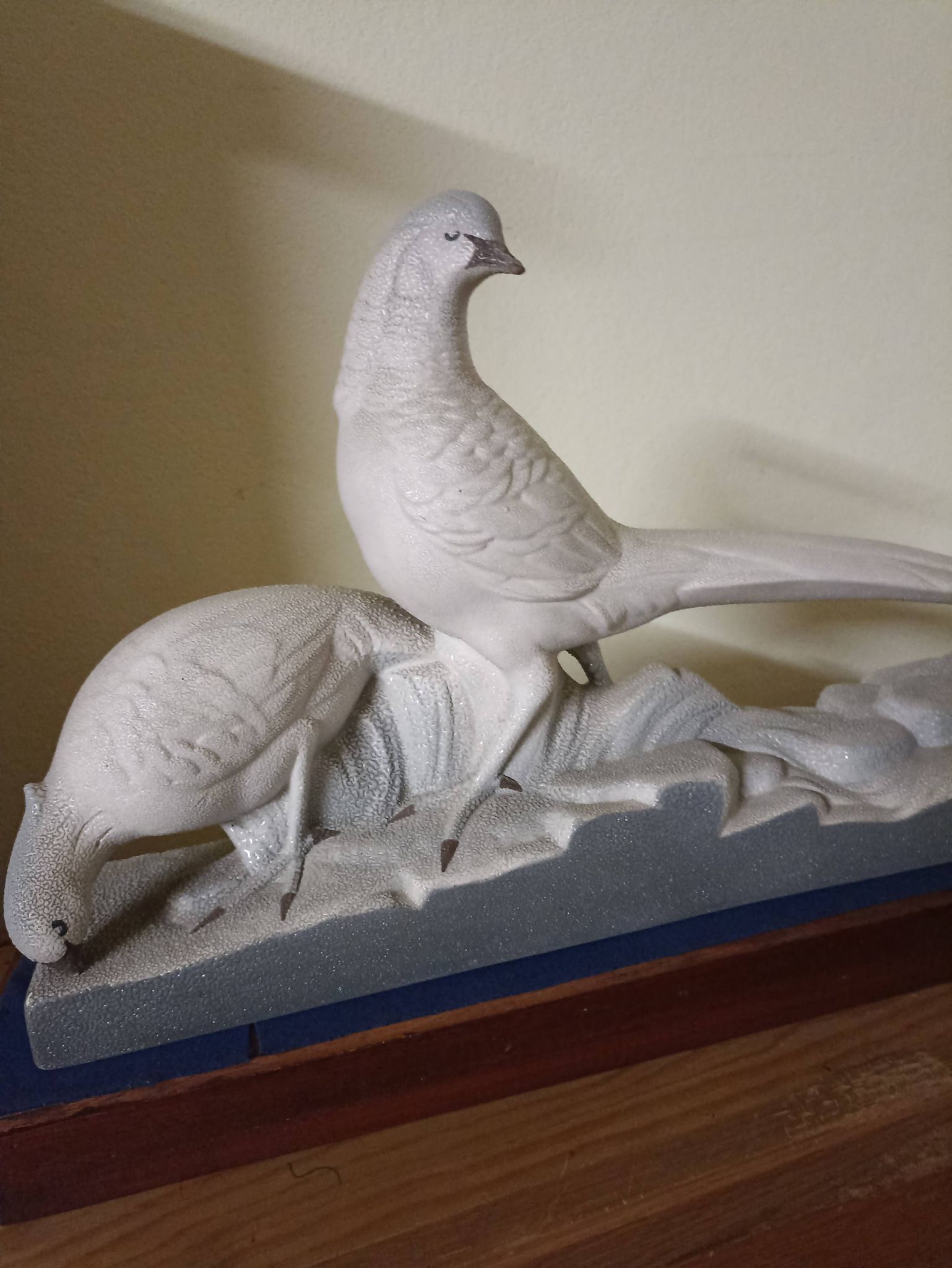 Art Deco ceramic, pair of pheasants in cracked earthenware on wooden base