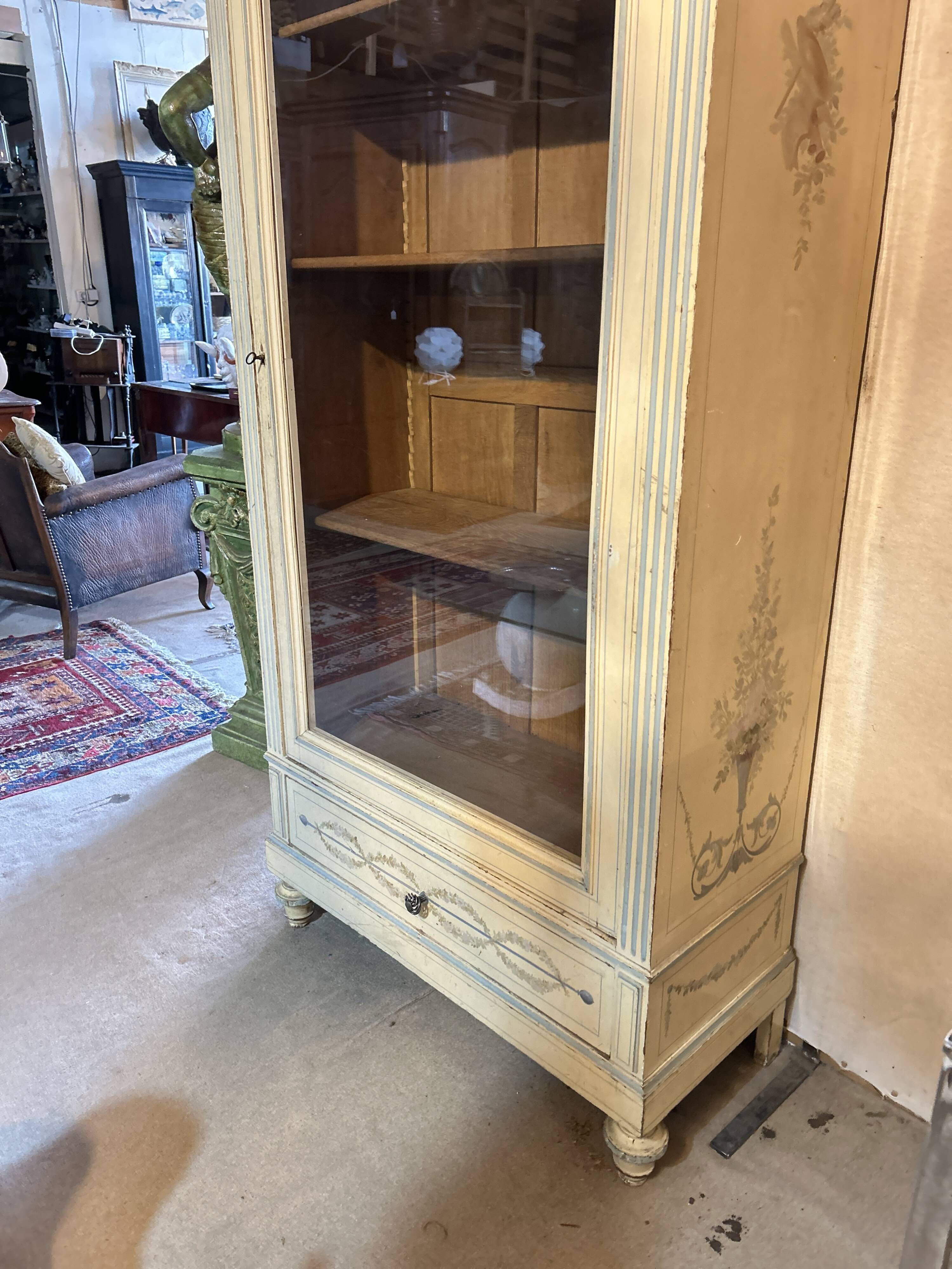 Armoire peinte Style Louis XVI-Directoire , 1 porte vitrée