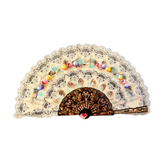 Vintage lace fan