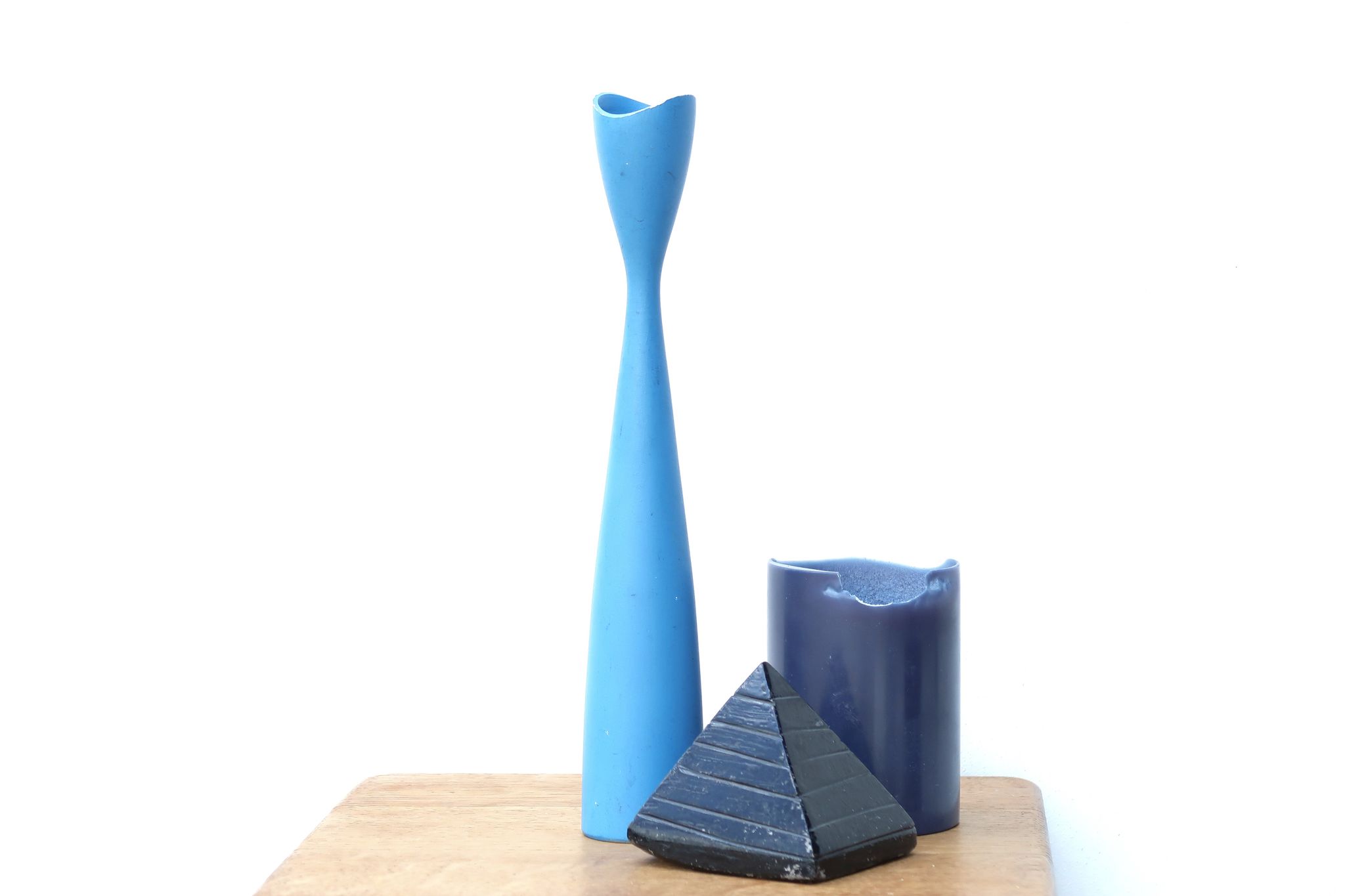 Bougeoir scandinave bleu en bois années 80