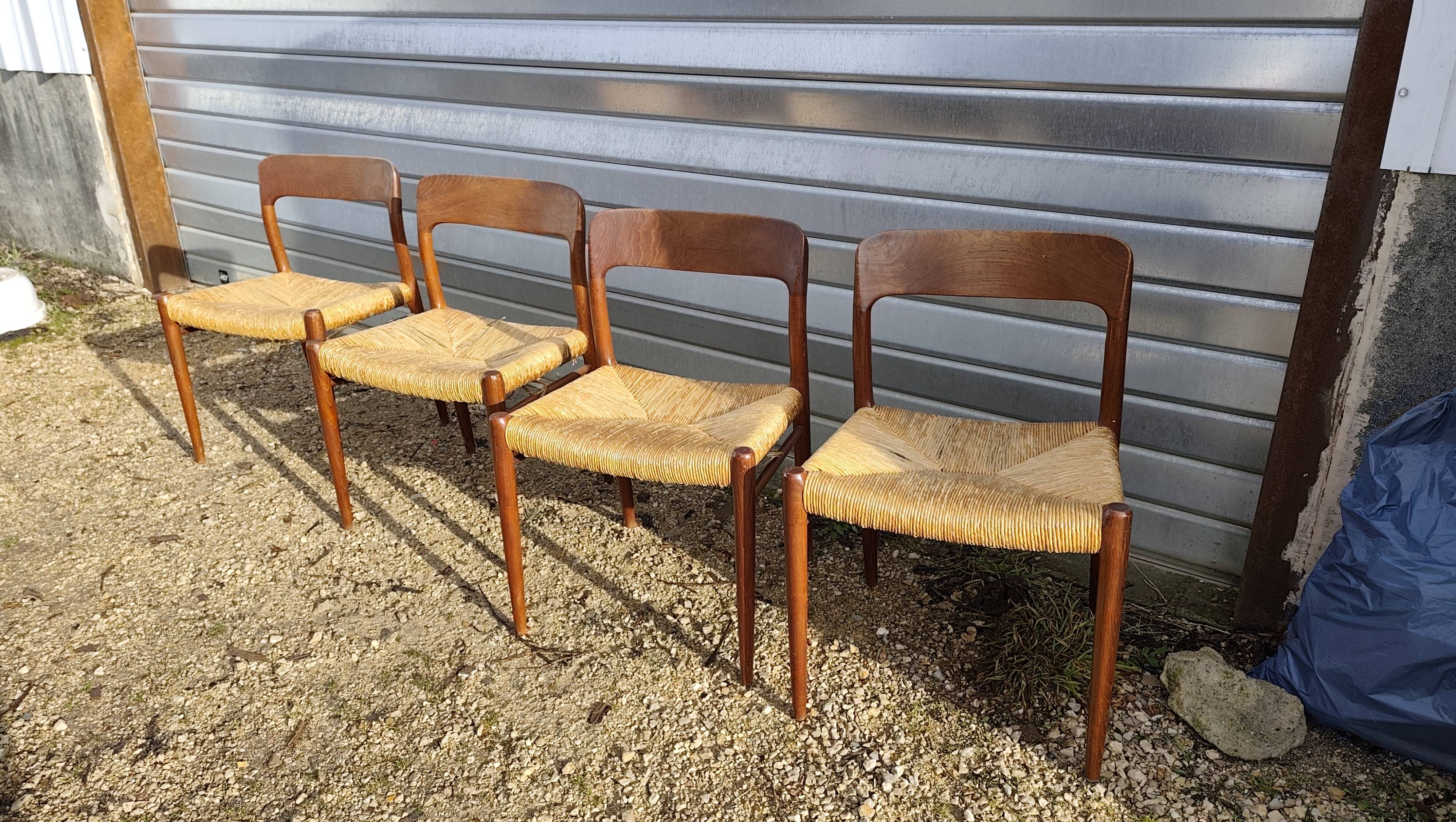 Set of 4 chairs 75 Neils O Moller straw