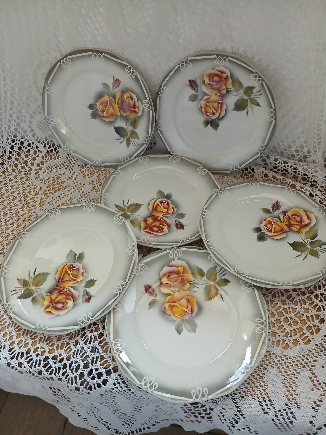 6 Digoin and Sarreguemines dinner plates
