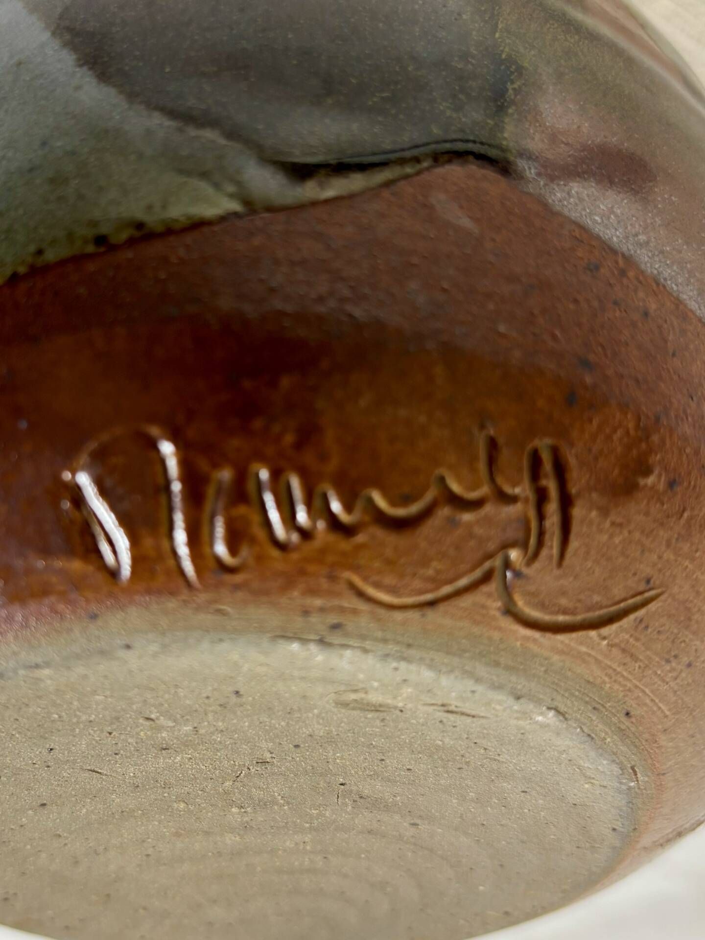 Pot en grès artisanal signé – Bleu, brun et ocre