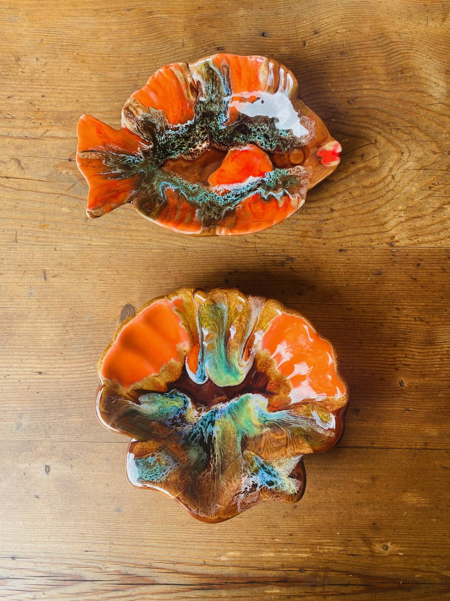 Vallauris 2 empty ceramic fish and shell pockets