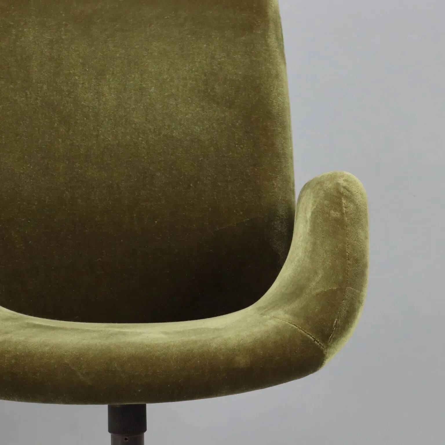 Paire de fauteuils vintage en tissu, mousse et métal, design Italie années 1970