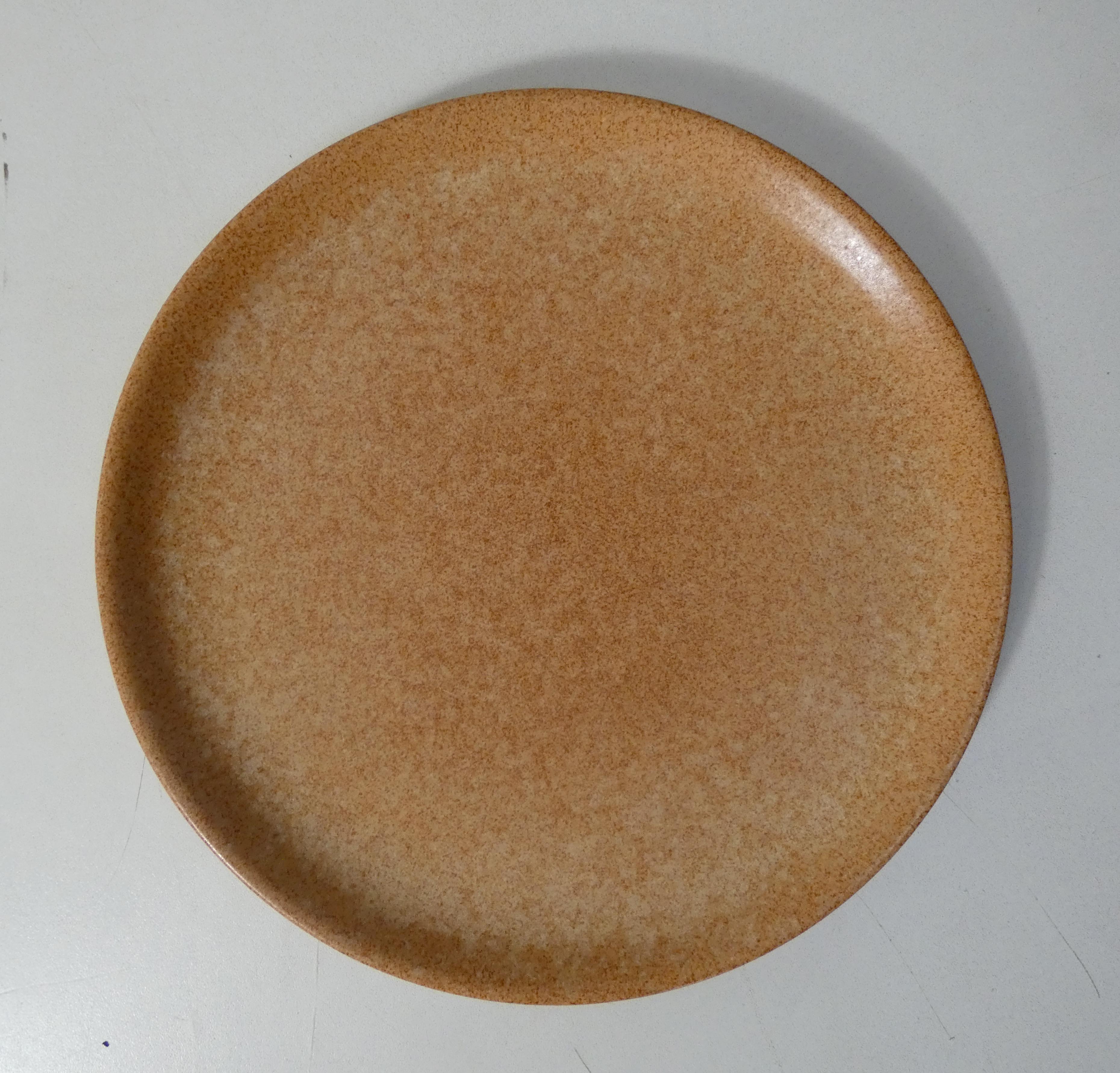 6 flat stoneware plates