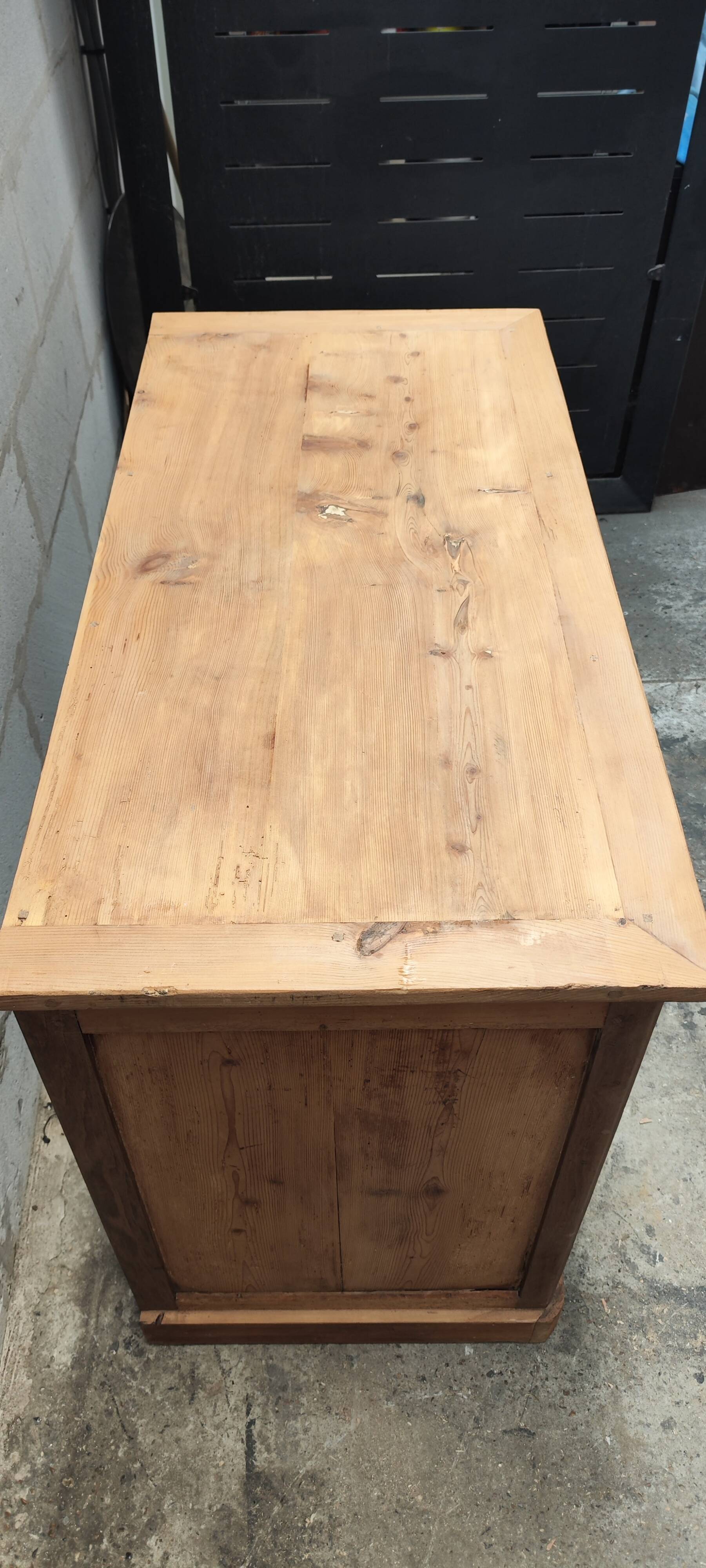 Commercial furniture with nine solid pine and oak drawers