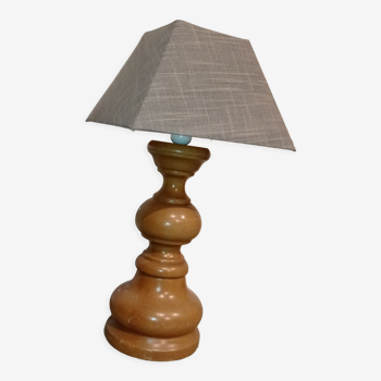 Lampe tournée en bois