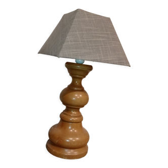 Lampe tournée en bois