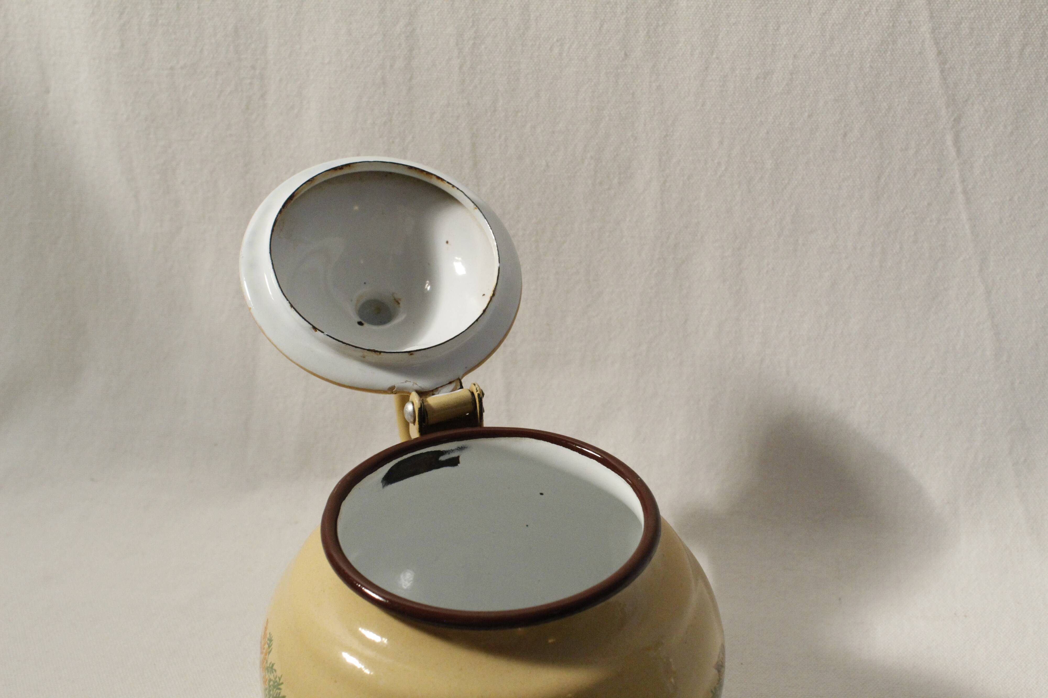 Théière en métal émaillée jaune/beige vintage - motifs fleurs