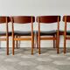 Ensemble de 4 chaises de salle à manger vintage avec vinyle noir