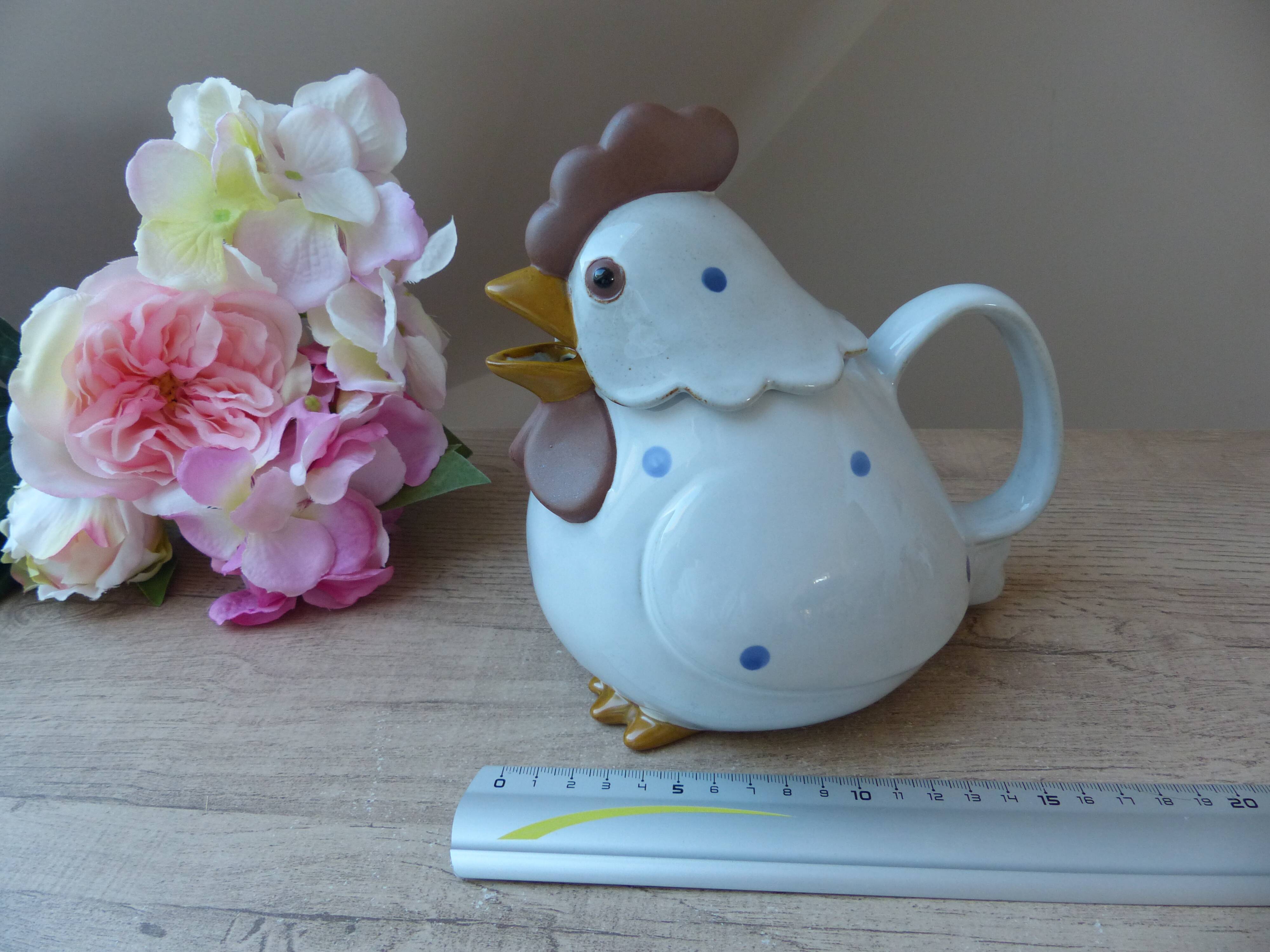 Hen-shaped sandstone teapot made in japan
