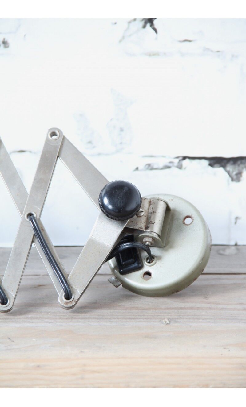 Scissor lamp