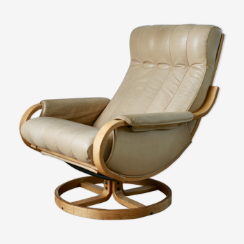 Fauteuil pivotant Orbit de Ingmar Relling pour Westnofa cuir et bois Norvège circa 1970