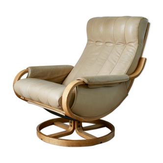 Ingmar Relling Orbit swivel for Westnofa, leather and wood, Norway, circa 1970