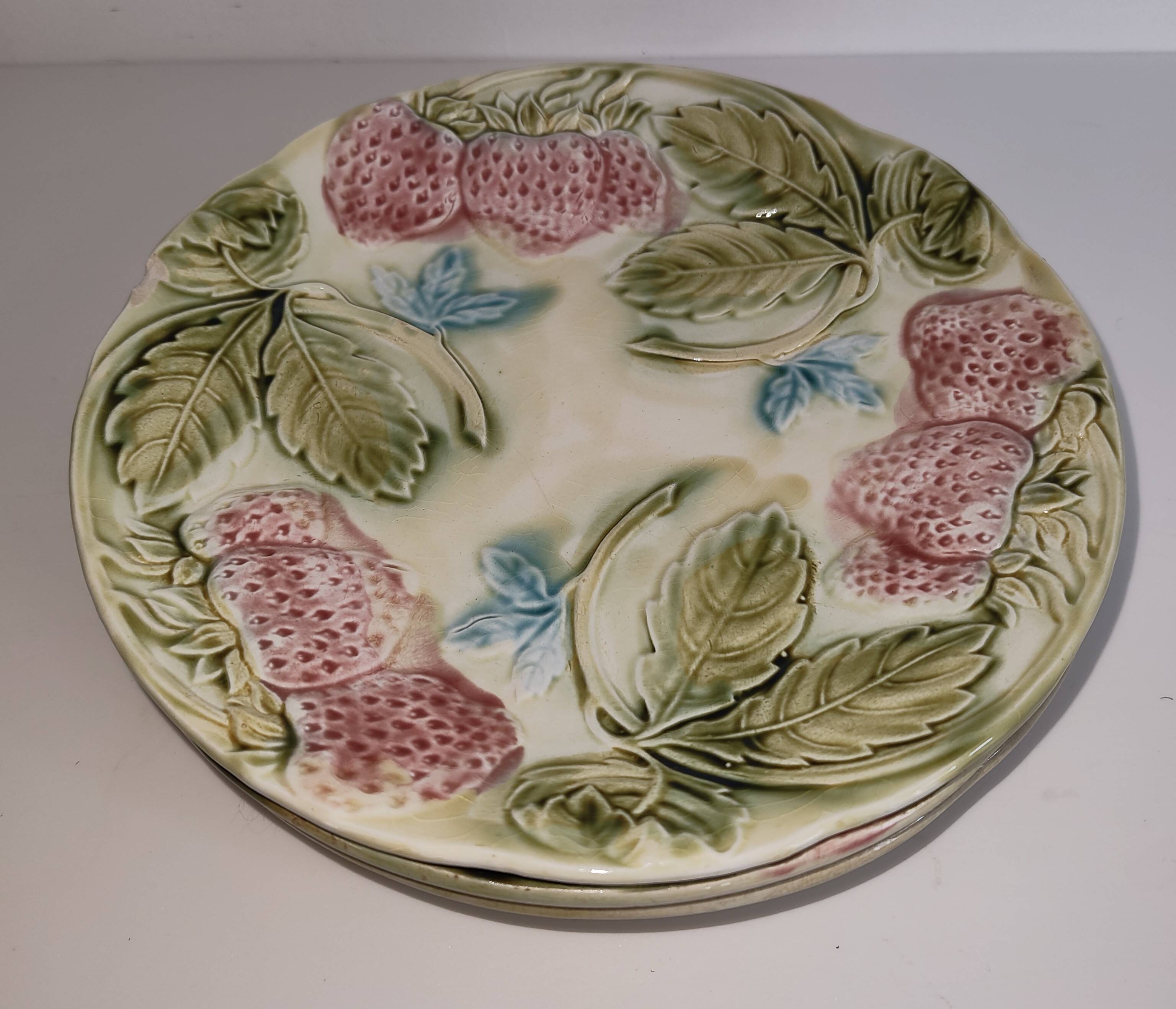 Set of 3 dessert plates in earthenware – Strawberry design