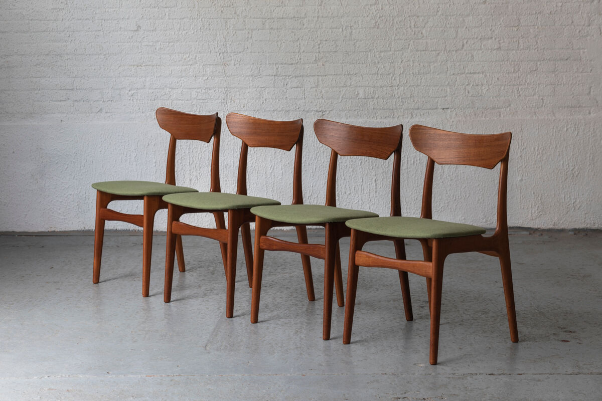 Set of 4 dining chairs by Schiønning & Elgaard with green seat