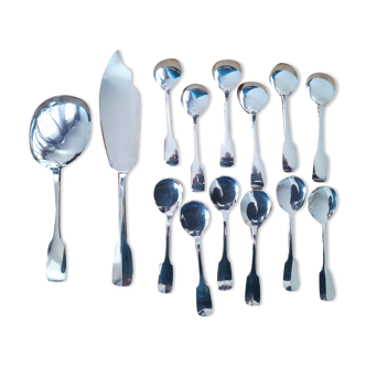 cutlery and spoons with ice and silver metal cake