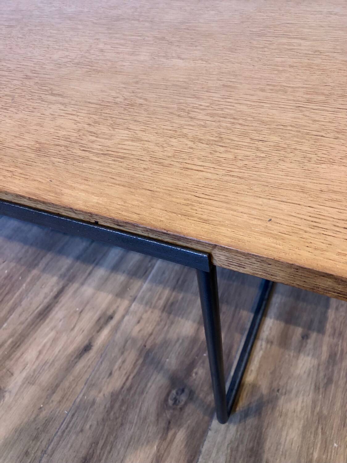 Table basse moderniste